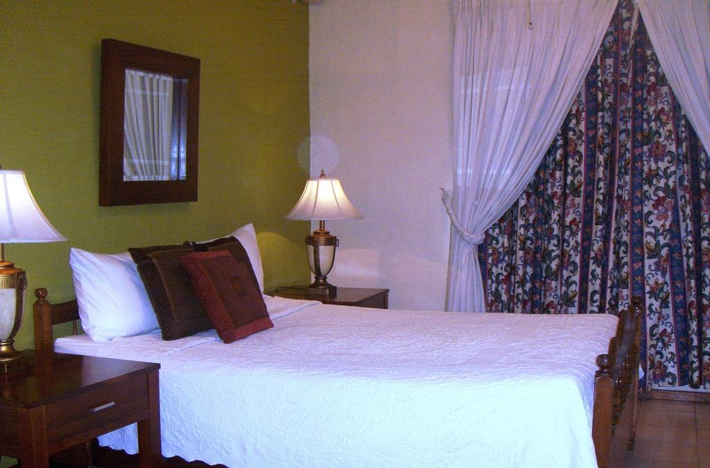 Hotel San Mateo Сан Салвадор Стая снимка